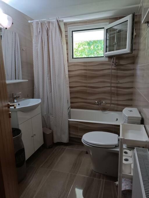 Ολόκληρος Όροφος Αγροτική Οικία Apartment Neos Pirgos Ngoại thất bức ảnh